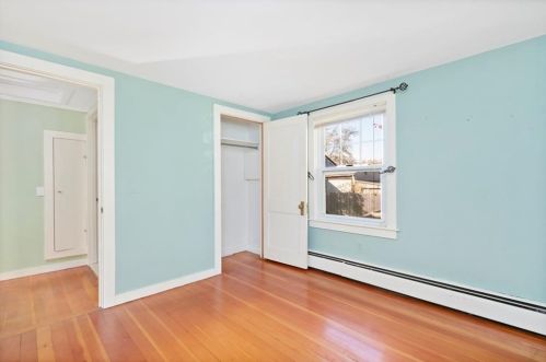 10 Wayne St, South Kingstown RI  02882-3814 exterior