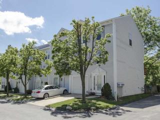 33 Hemingway St, Pittsburgh, PA 15213-1145