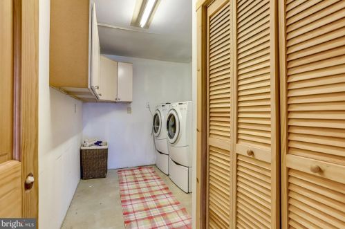 3714 Mountain Rd, Haymarket VA  20169-1739 exterior