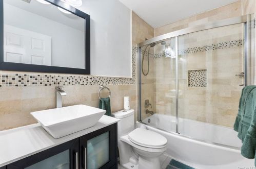 20 Stratford Rd, White Plains NY  10603-2827 exterior