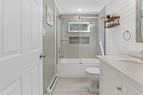 62 Demello Dr, Tiverton RI  02878-2770 exterior