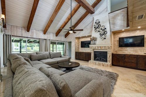 17320 Whirley Rd, Lutz FL  33558-4827 exterior