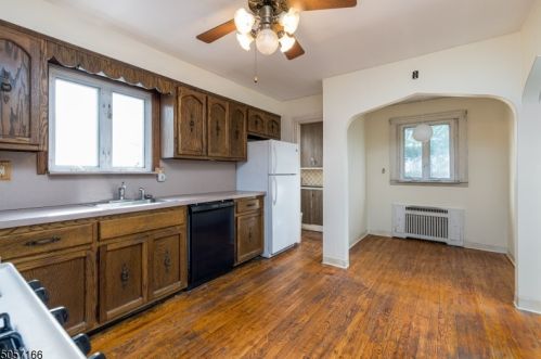 461 Elinor Ave, Roselle Park NJ  07204-2118 exterior