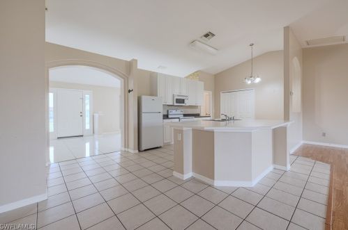 4085 60th Ave, Naples FL  34120-2663 exterior