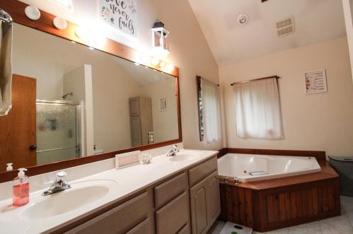 9181 Avon Rd, Salineville OH  43945-9407 exterior