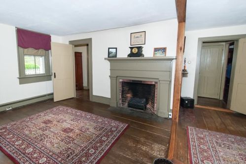 485 Elm St, Upper Stepney, CT 06468-2203