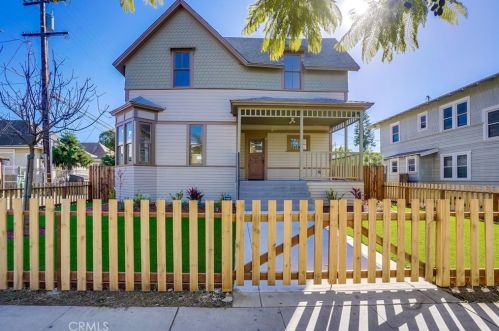 326 10th St, Long Beach, CA 90813-4422