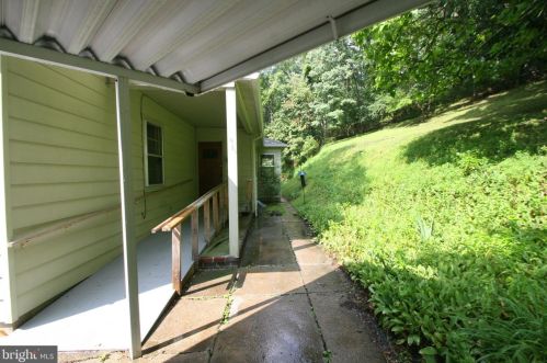 810 Lions Back Dr, Huntingdon, PA 16652-3024