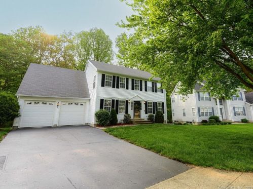19 Barberry Ct, Milford, CT 06461-9111