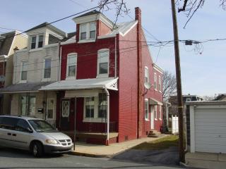 1715 Pear St, Reading PA  19601-1214 exterior