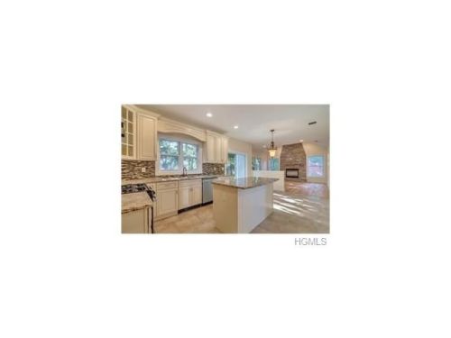 11 Terpak Ct, Garnerville, NY 10923-1267