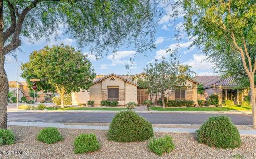 1543 Tamarisk Dr, Chandler, AZ 85224-8335