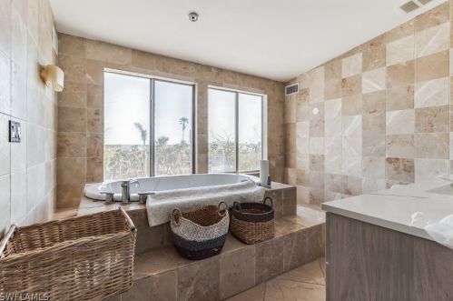 4150 Dingman Dr, Sanibel FL 33957-5107 exterior