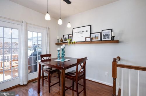 7009 Darbey Knoll Dr, Gainesville VA  20155-3634 exterior