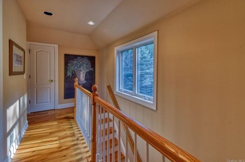 8 Silo Ln, Warwick NY  10990-2872 exterior