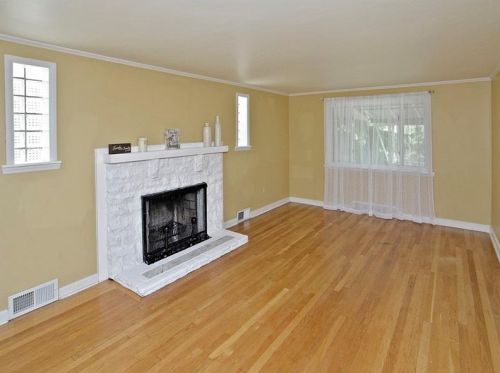 101 Gernert Dr, Verona, PA 15147-3227