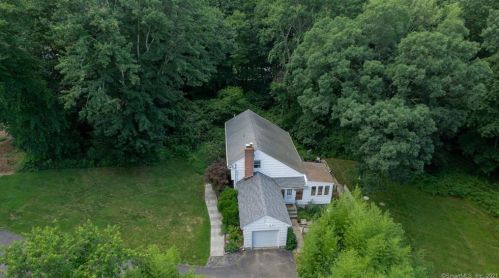 54 Split Level Rd, Ridgefield, CT 06877-5717