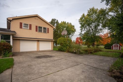 437 Line St, Hermitage PA  16150-1208 exterior