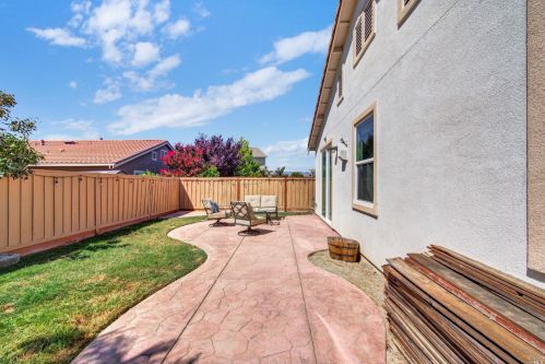 542 Twilight St, Vacaville CA  95688-8829 exterior