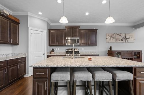 1350 Sandstone Dr, Mc Donald PA  15057-2592 exterior