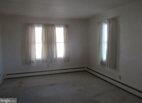 210 Lovers Ln, Slaughter Beach DE  19963-2619 exterior