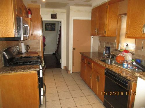 119-29 190th St, Jamaica, NY 11412-1038