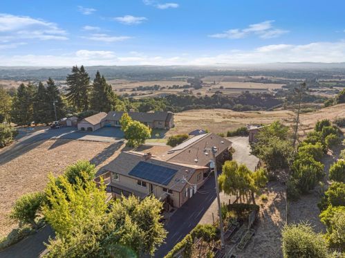 4809 Pressley Rd, Santa Rosa, CA 95404-8528