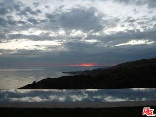 22349 Carbon Mesa Rd, Malibu CA  90265-5014 exterior