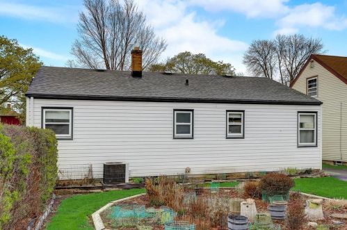 4003 52, Milwaukee WI 53220-2608 exterior