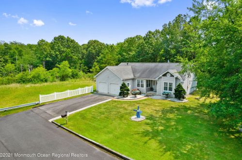 38 Jeanette St, Berkeley Township NJ  08721-3517 exterior