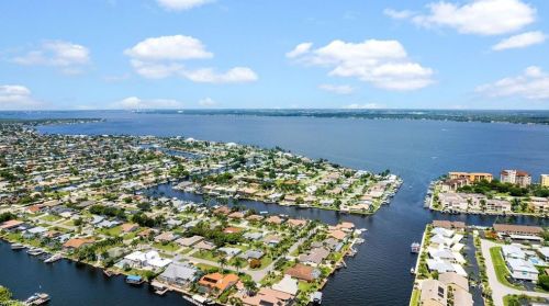 3934 19th Ave, Cape Coral FL  33904-5011 exterior