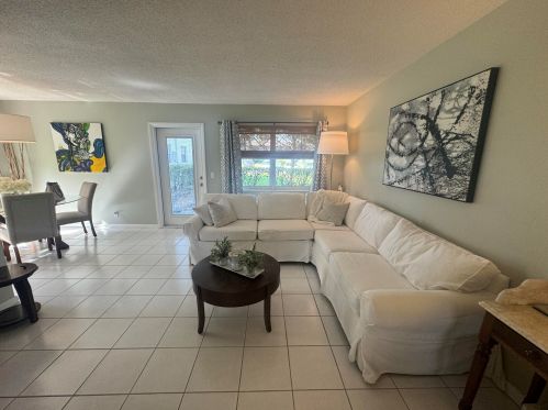125 Dorchester F, West Palm Beach FL  33417-1442 exterior
