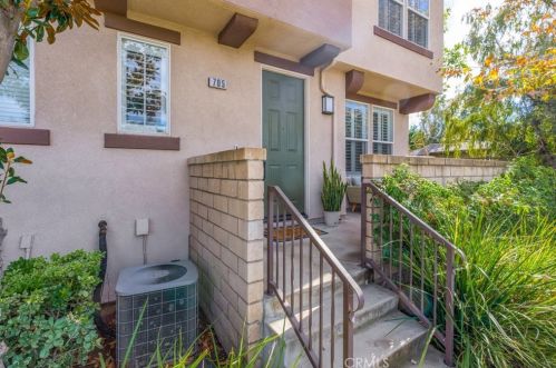 705 Ashby Ln, Brea, CA 92821-2328