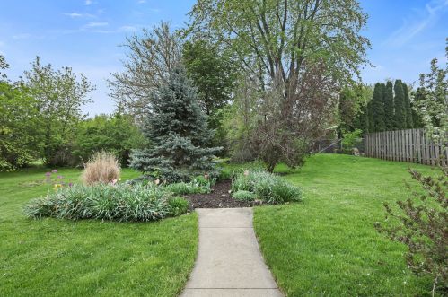 5021 83 Pl, Kenosha WI 53142-4732 exterior