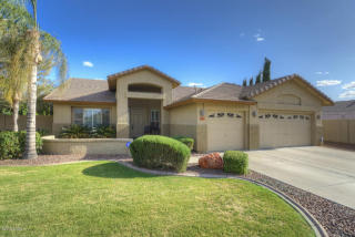 7061 Angela Dr, Glendale, AZ 85308-8419