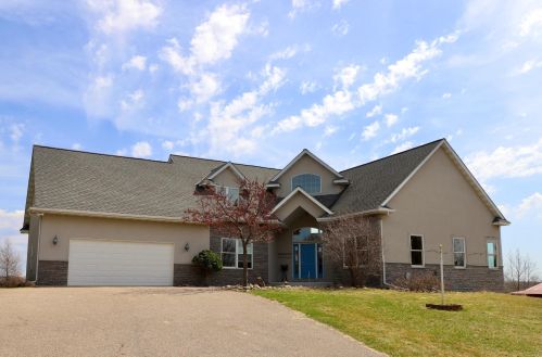 5895 Chester Ave, Waterford, MN 55057-4744