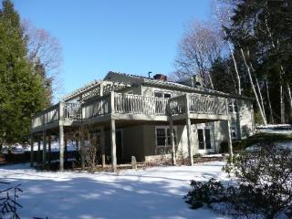 30 Cranberry Ln, Granby, CT 06035-1509