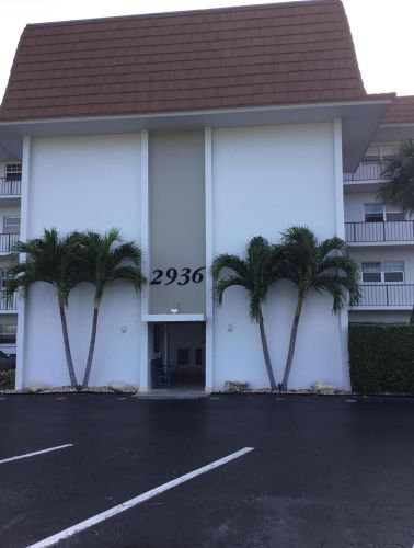 2936 Lake Shore Dr, West Palm Beach, FL 33404-4661