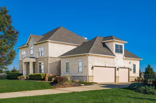 4176 Ashbury Dr, Carroll OH  43112-9418 exterior