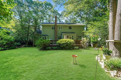 58 Liso Dr, Mount Sinai NY  11766-1917 exterior