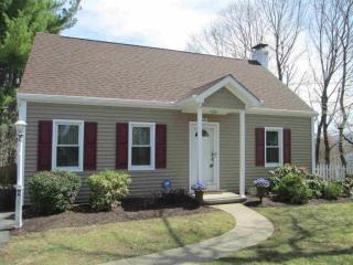 255 Osborne Hill Rd, Fishkill, NY 12524-2510