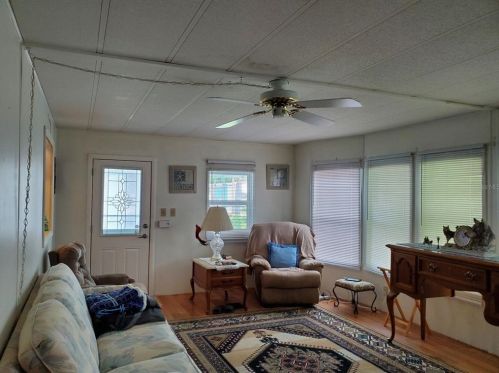 7413 Skyline Dr, Port Richey, FL 34667-2252