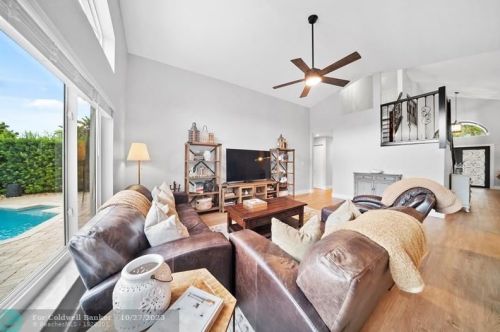 1277 144th Ter, Hollywood FL  33028-2925 exterior