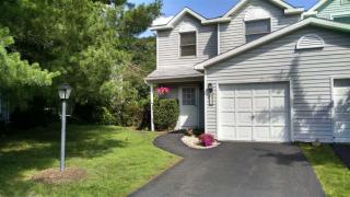 21 Cheryl Ct, Troy, NY 12180-7008