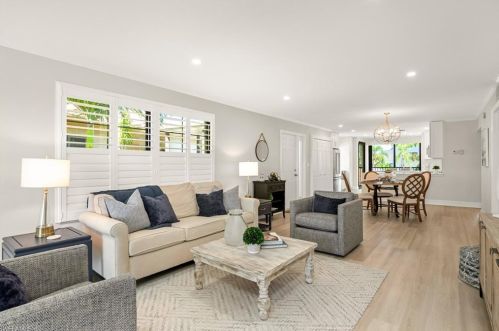 3131 Riviera Dr, Naples, FL 34103-4140