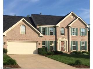 12 Clearwater Dr, Brunswick, OH 44212-1528