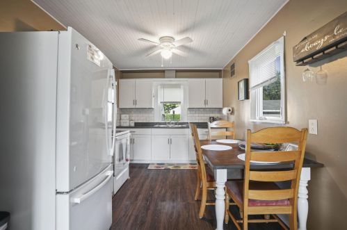 6927 35 Ave, Kenosha WI 53142-3942 exterior