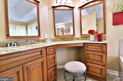 320 Stephen Ct, Charles Town WV  25414-4126 exterior