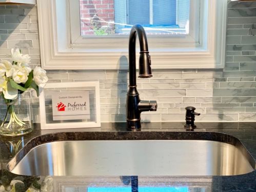 7706 Manor Ave, Hammond IN  46321-1023 exterior