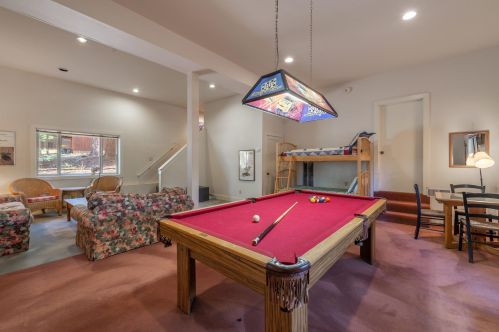 11720 Mougle Ln, Truckee CA  96161-6108 exterior